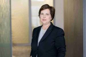 EY lansează inteligenţa artificială autonomă la nivelul întregii organizaţii